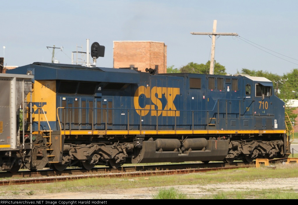 CSX 710 pushes on the rear of train U355-01